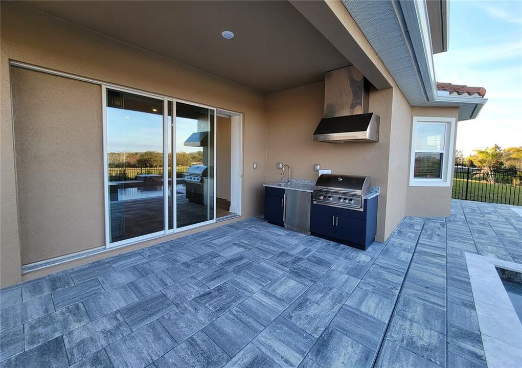 For Rent: $6,200 (5 beds, 3 baths, 3076 Square Feet)