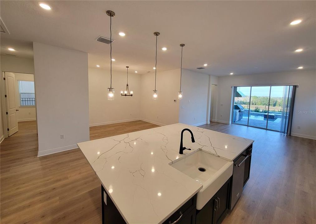 For Rent: $6,200 (5 beds, 3 baths, 3076 Square Feet)