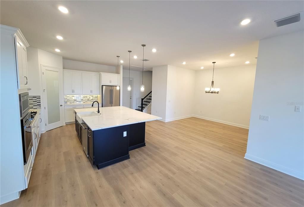 For Rent: $6,200 (5 beds, 3 baths, 3076 Square Feet)