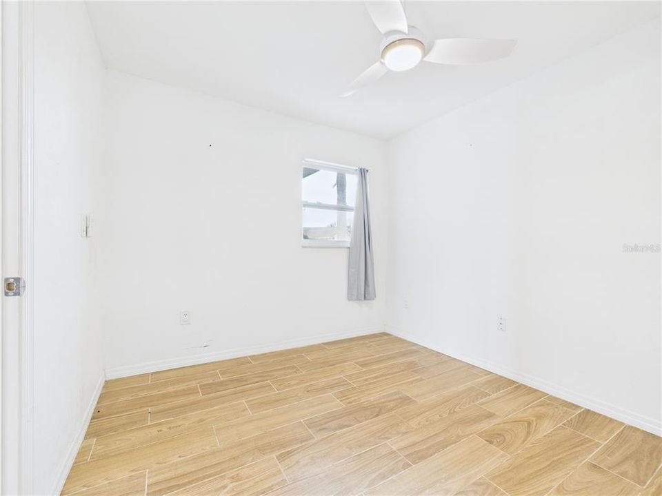 待售: $200,000 (3 贝兹, 2 浴室, 1185 平方英尺)