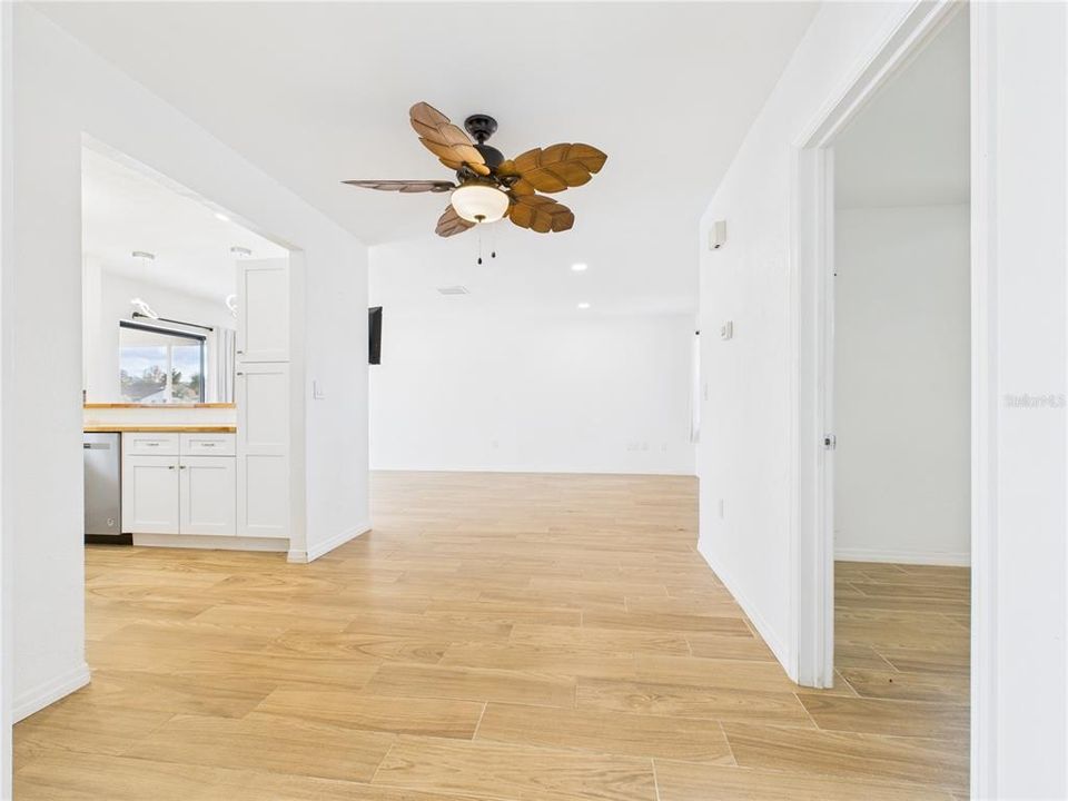 待售: $200,000 (3 贝兹, 2 浴室, 1185 平方英尺)