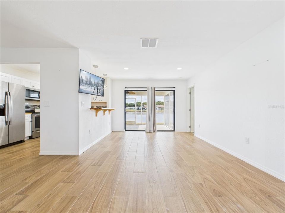 待售: $200,000 (3 贝兹, 2 浴室, 1185 平方英尺)