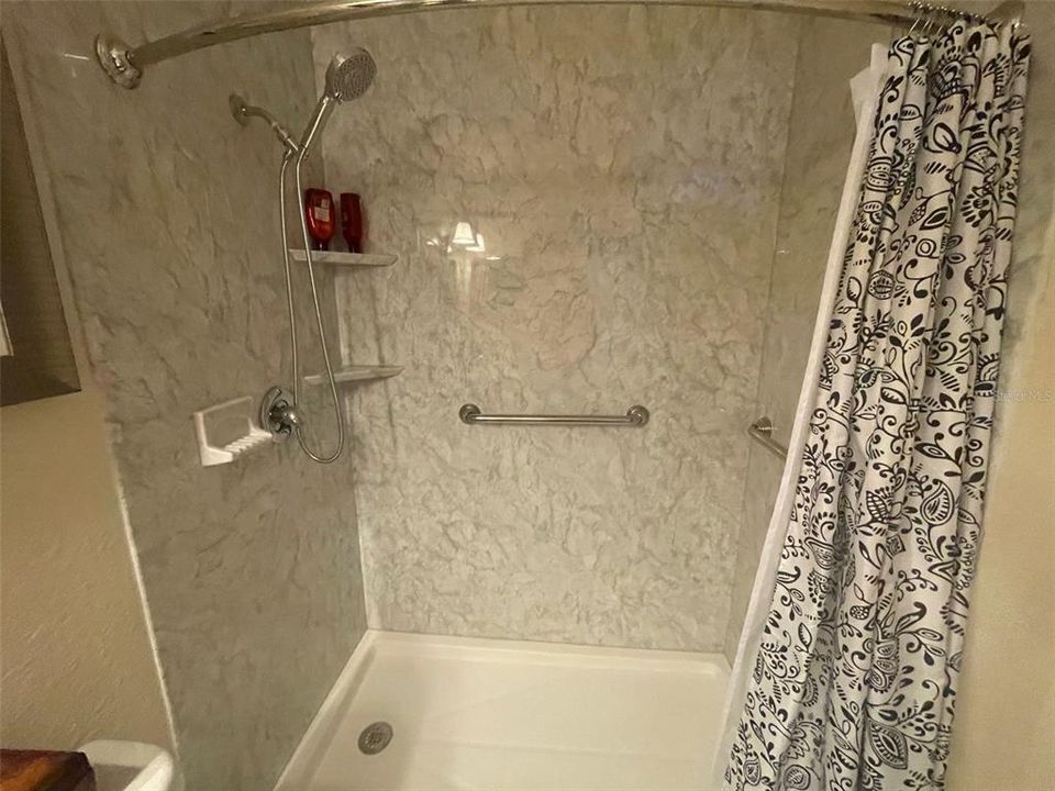 出租: $1,950 (3 贝兹, 2 浴室, 1316 平方英尺)