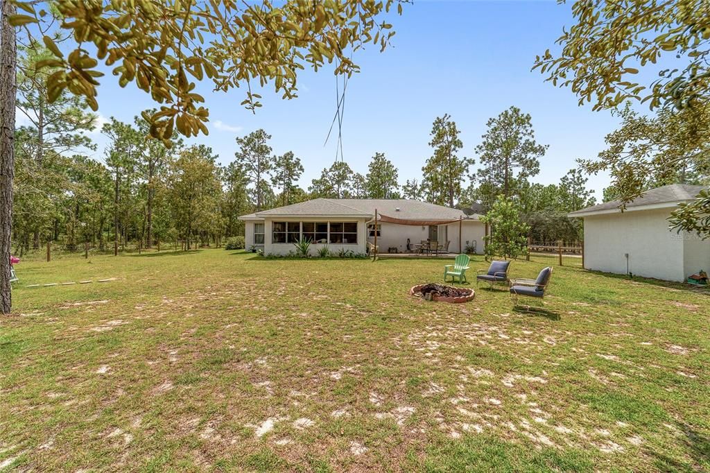 合同活跃: $349,900 (3 贝兹, 2 浴室, 1690 平方英尺)