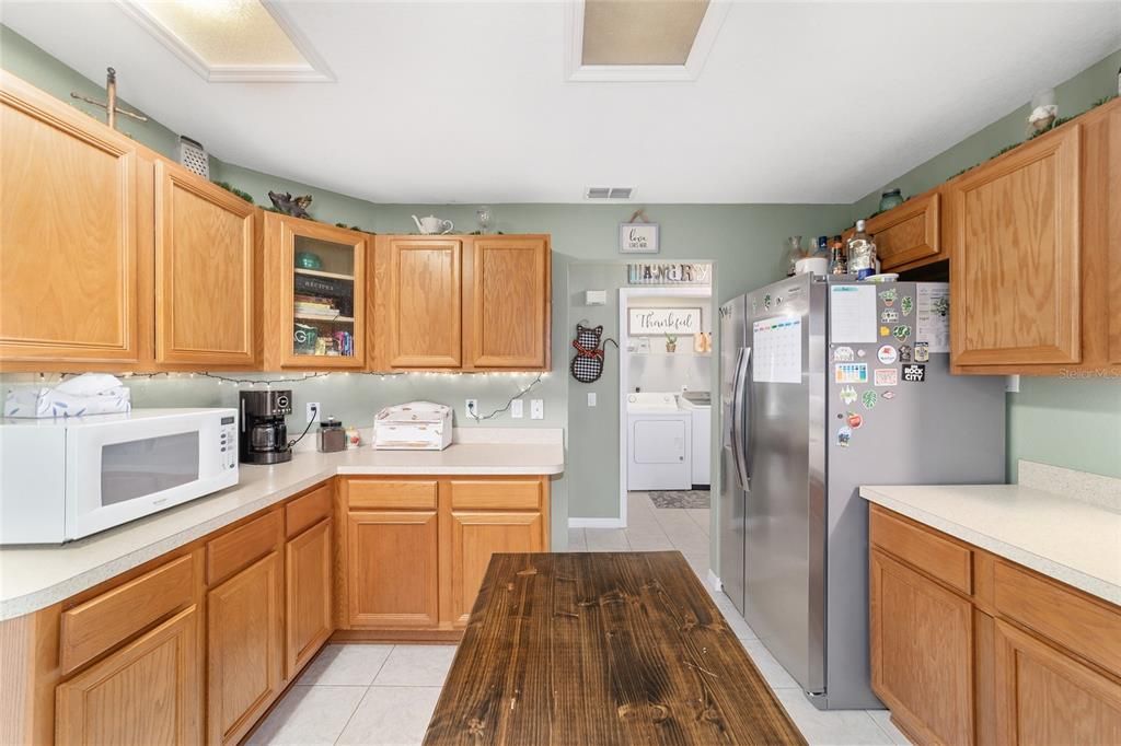 合同活跃: $349,900 (3 贝兹, 2 浴室, 1690 平方英尺)