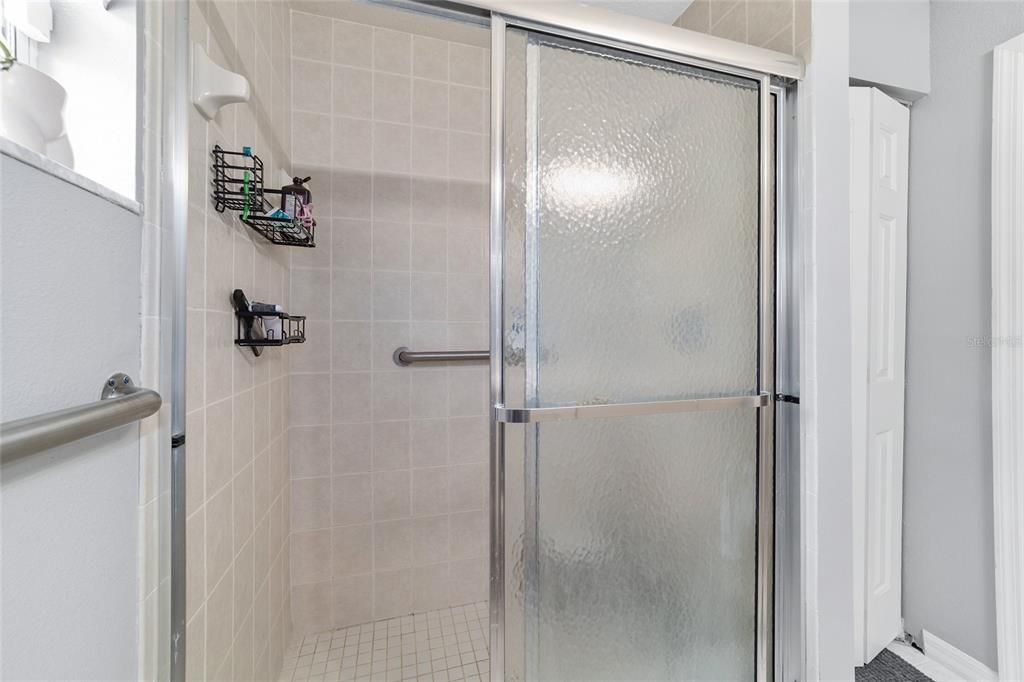 合同活跃: $349,900 (3 贝兹, 2 浴室, 1690 平方英尺)