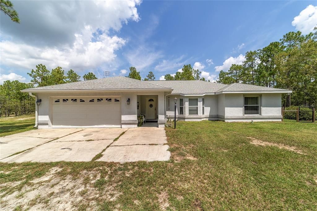 合同活跃: $349,900 (3 贝兹, 2 浴室, 1690 平方英尺)