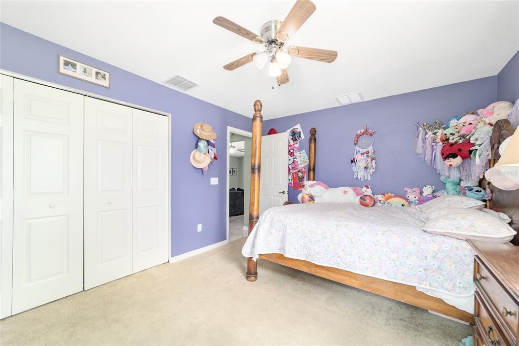 合同活跃: $349,900 (3 贝兹, 2 浴室, 1690 平方英尺)