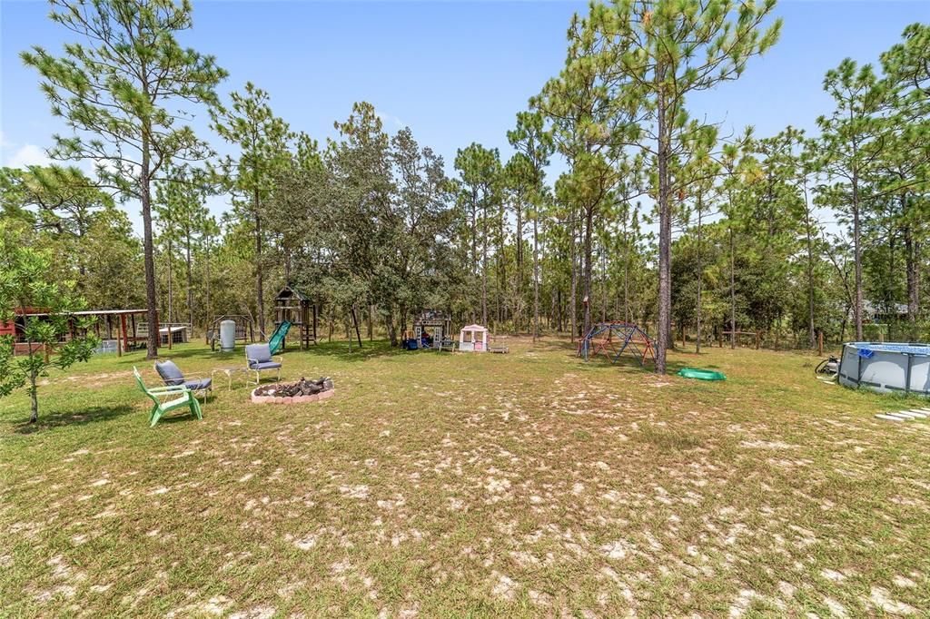 合同活跃: $349,900 (3 贝兹, 2 浴室, 1690 平方英尺)