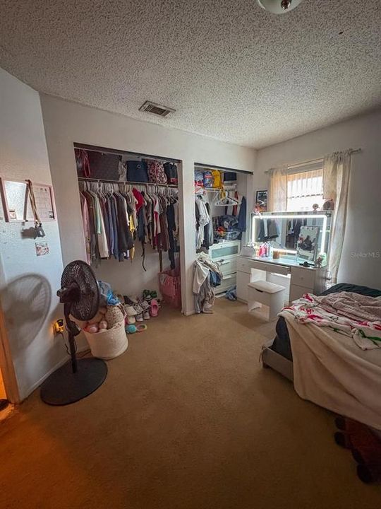 На продажу: $240,000 (2 спален, 2 ванн, 962 Квадратных фут)