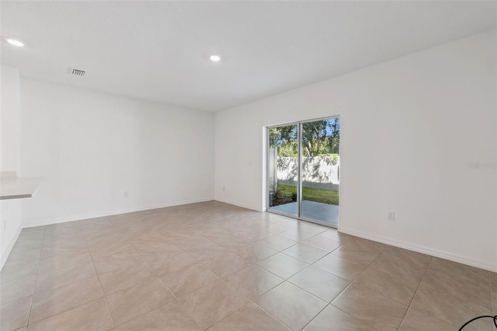 出租: $2,375 (3 贝兹, 2 浴室, 1464 平方英尺)