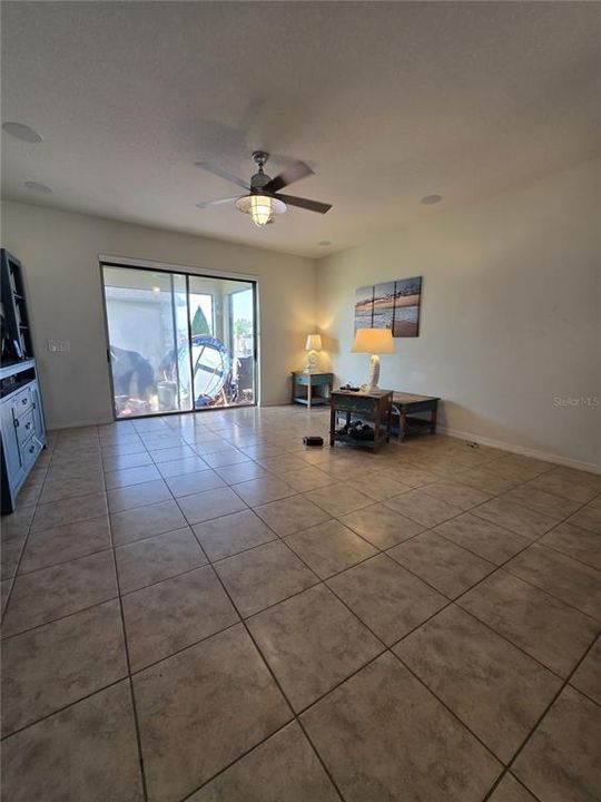 В аренду: $1,990 (3 спален, 2 ванн, 1990 Квадратных фут)