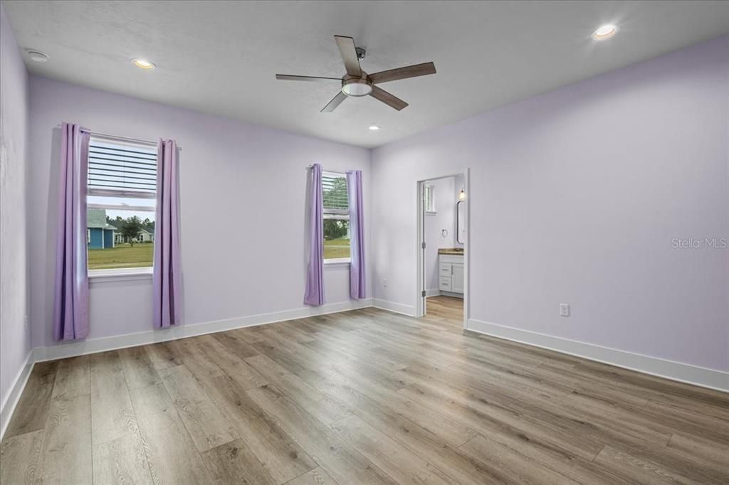 На продажу: $393,000 (4 спален, 2 ванн, 2009 Квадратных фут)