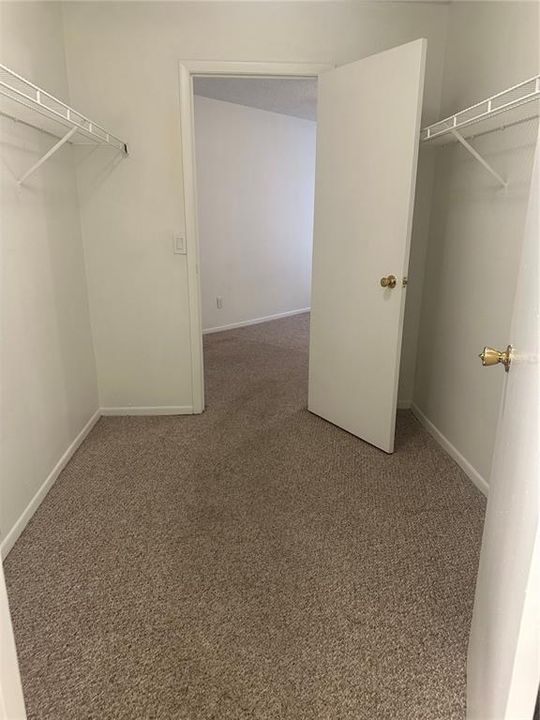 For Sale: $170,000 (2 beds, 2 baths, 1296 Square Feet)