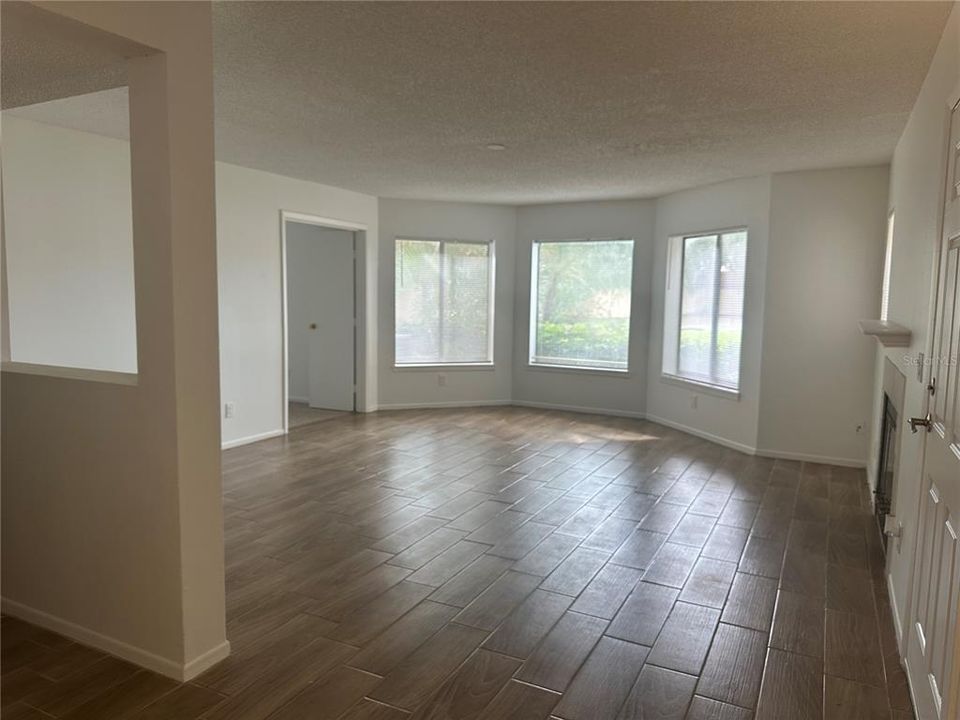 For Sale: $170,000 (2 beds, 2 baths, 1296 Square Feet)