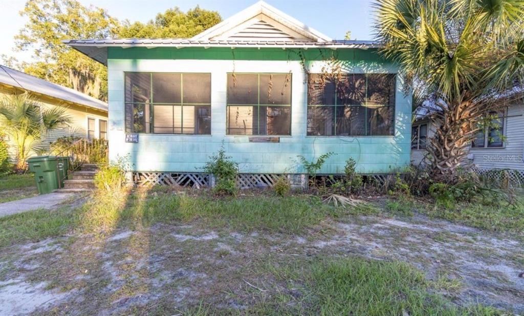 Vendido Recientemente: $70,000 (4 camas, 2 baños, 1296 Pies cuadrados)