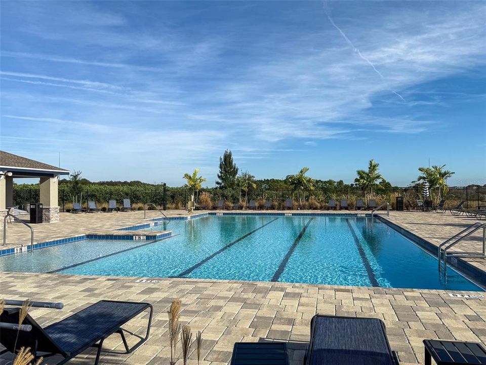 出租: $1,700 (3 贝兹, 2 浴室, 2093 平方英尺)