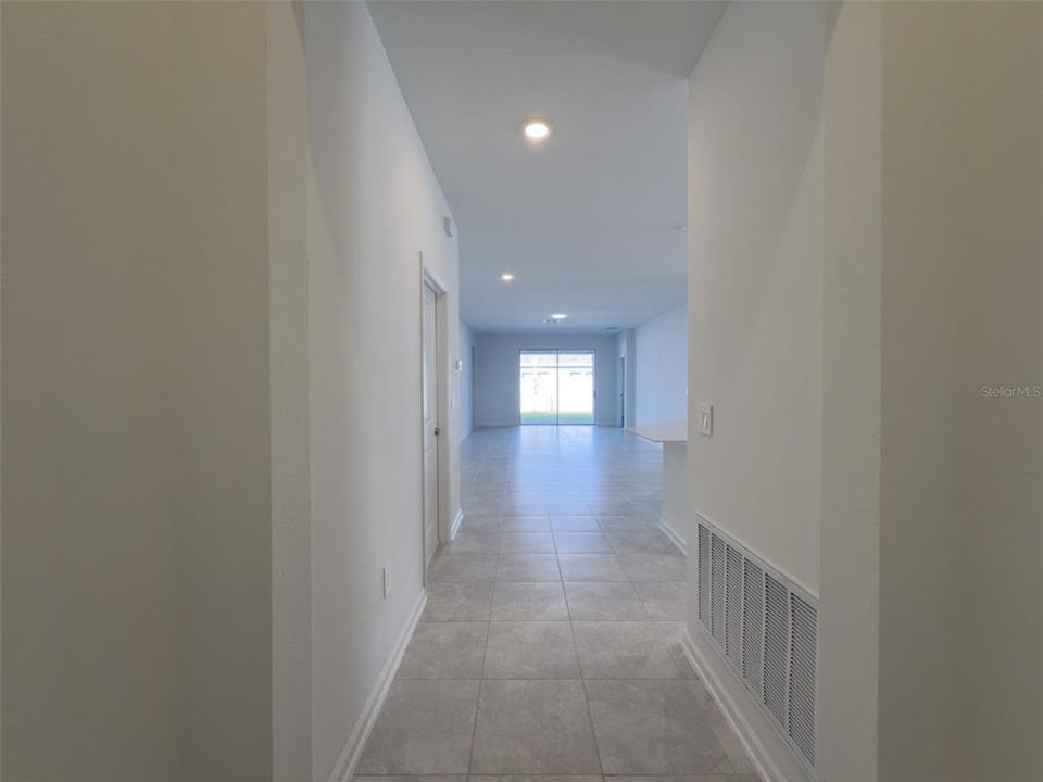 出租: $1,700 (3 贝兹, 2 浴室, 2093 平方英尺)