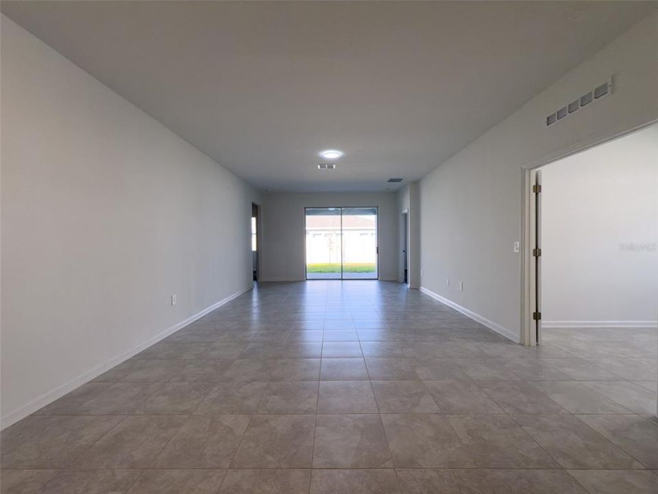 出租: $1,700 (3 贝兹, 2 浴室, 2093 平方英尺)