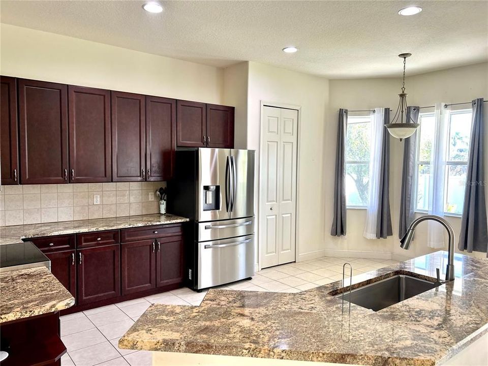 For Rent: $2,900 (4 beds, 3 baths, 2762 Square Feet)