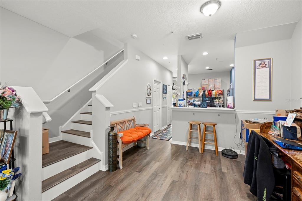 For Sale: $399,900 (2 beds, 2 baths, 1332 Square Feet)