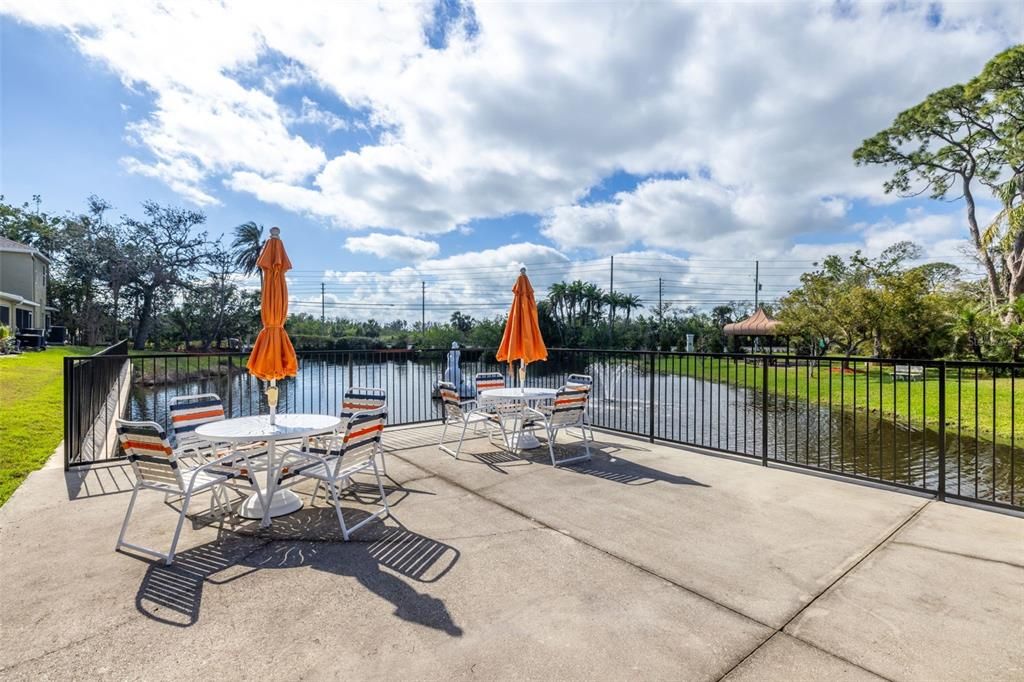 For Sale: $399,900 (2 beds, 2 baths, 1332 Square Feet)