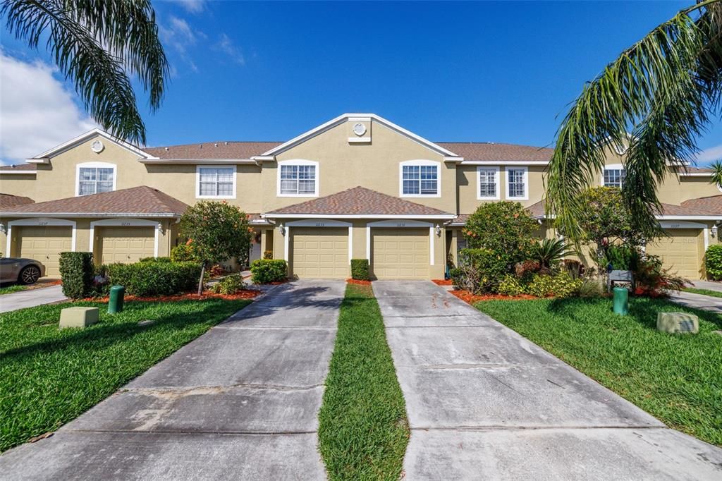 For Sale: $399,900 (2 beds, 2 baths, 1332 Square Feet)