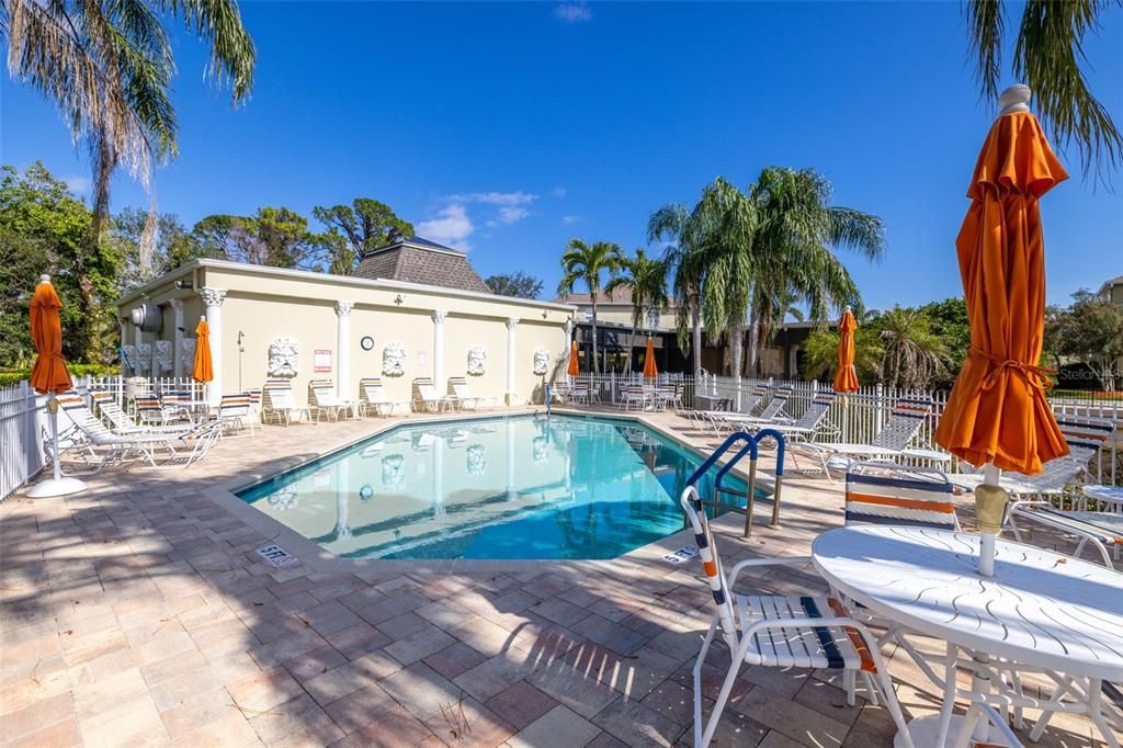 For Sale: $399,900 (2 beds, 2 baths, 1332 Square Feet)