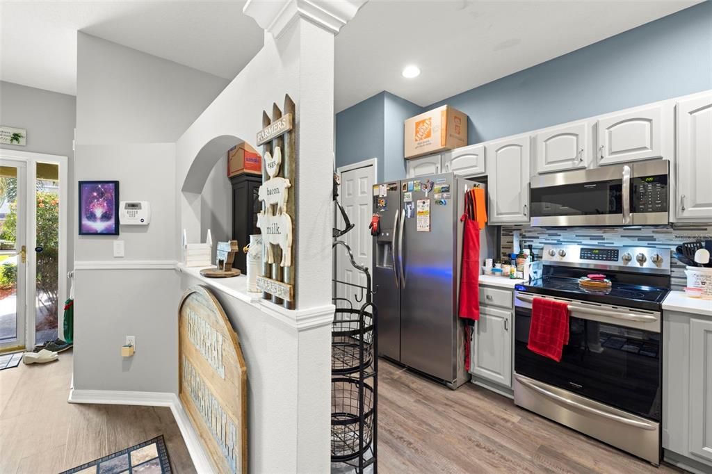 For Sale: $399,900 (2 beds, 2 baths, 1332 Square Feet)