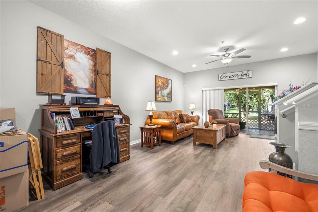 For Sale: $399,900 (2 beds, 2 baths, 1332 Square Feet)