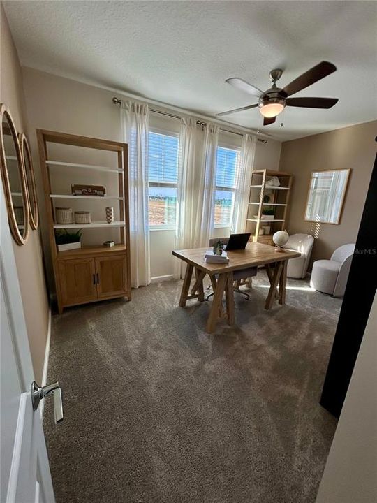 En Renta: $3,200 (4 camas, 3 baños, 2030 Pies cuadrados)