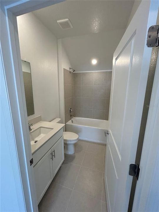 En Renta: $3,200 (4 camas, 3 baños, 2030 Pies cuadrados)