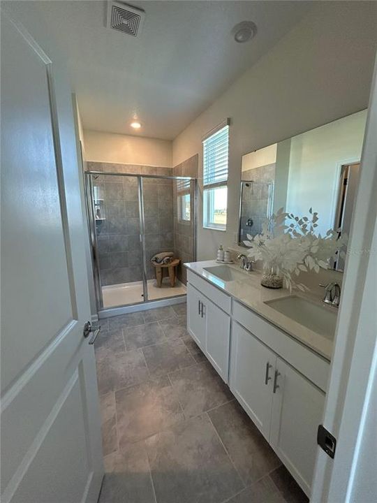 En Renta: $3,200 (4 camas, 3 baños, 2030 Pies cuadrados)