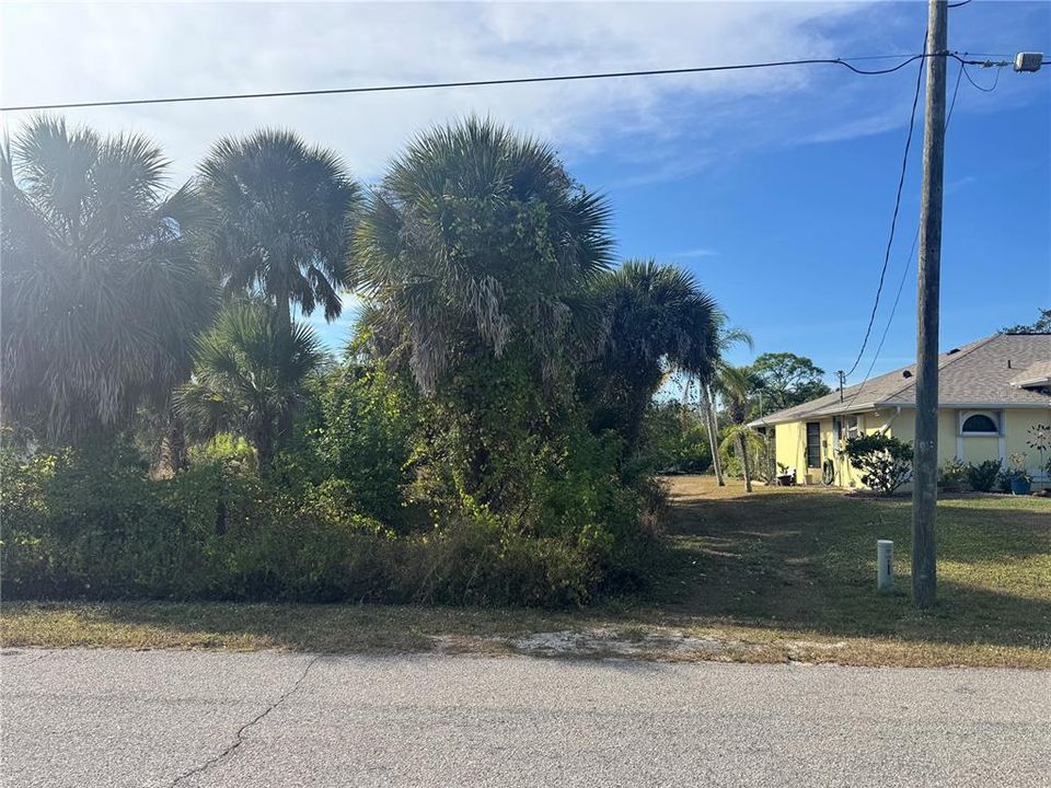 En Venta: $90,000 (0.23 acres)