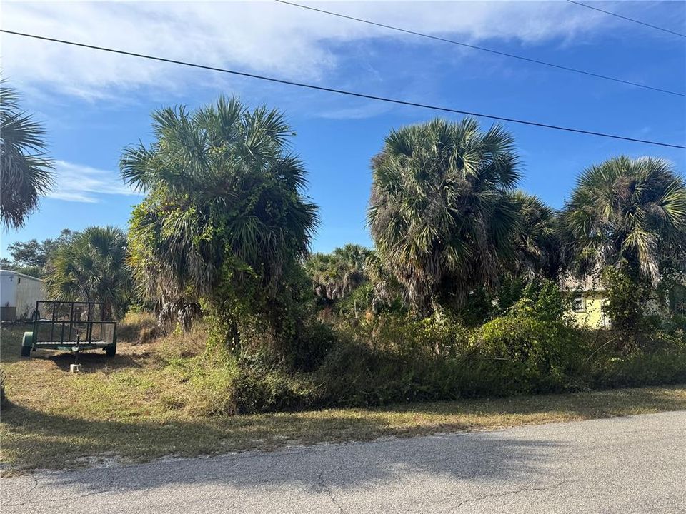 En Venta: $90,000 (0.23 acres)