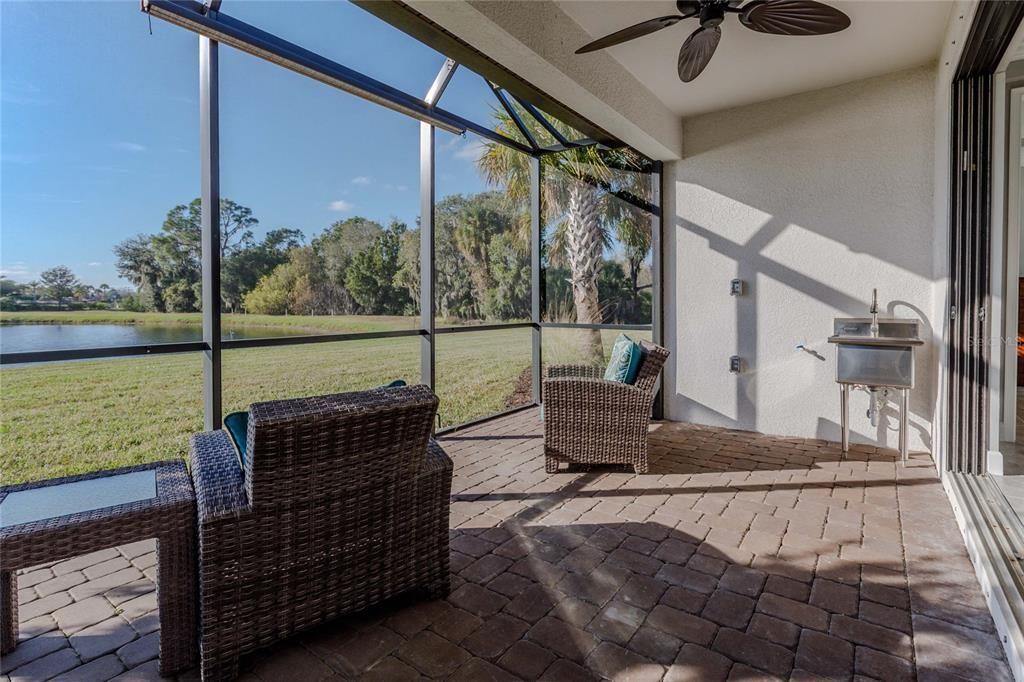 На продажу: $398,000 (2 спален, 2 ванн, 1582 Квадратных фут)