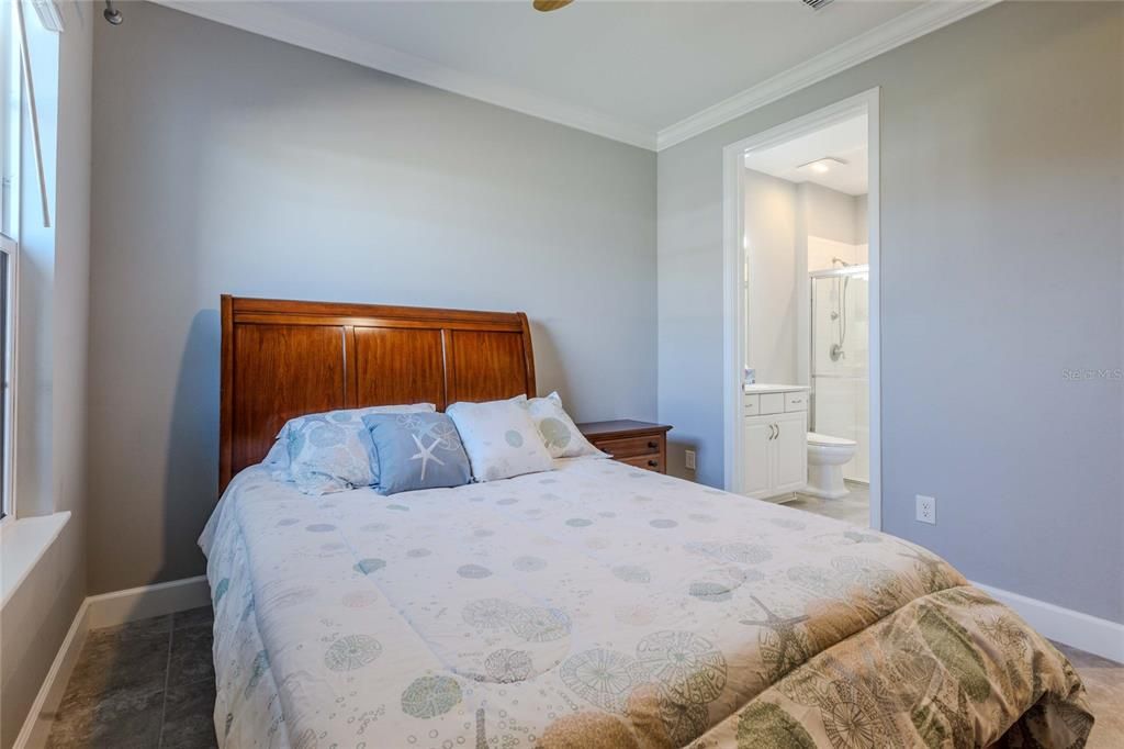 На продажу: $398,000 (2 спален, 2 ванн, 1582 Квадратных фут)