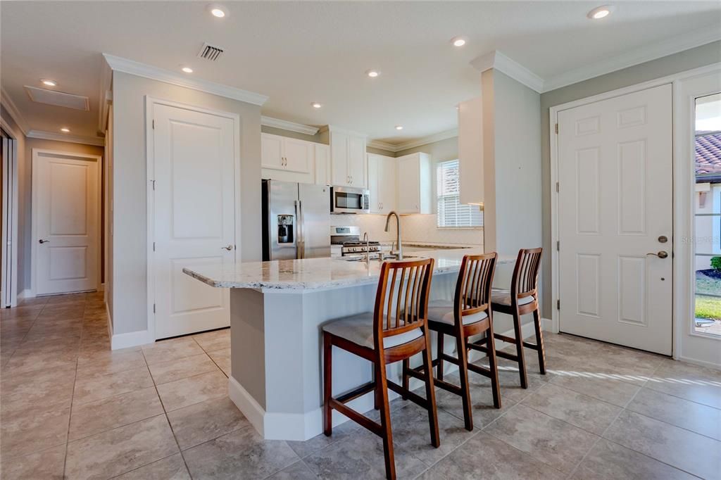 На продажу: $398,000 (2 спален, 2 ванн, 1582 Квадратных фут)