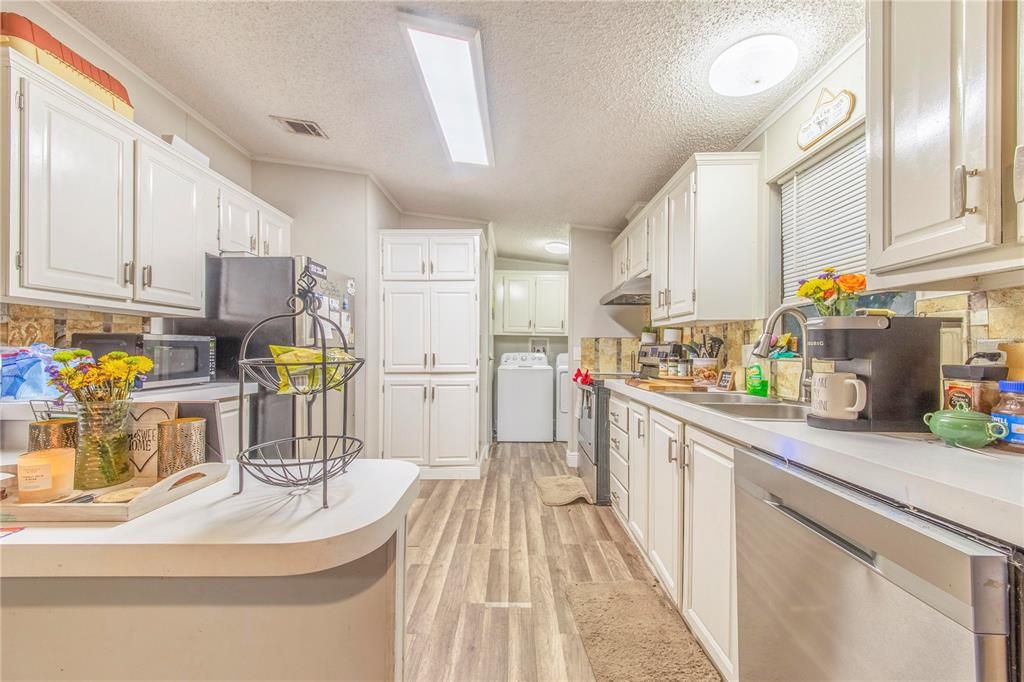 For Sale: $169,000 (3 beds, 2 baths, 1188 Square Feet)