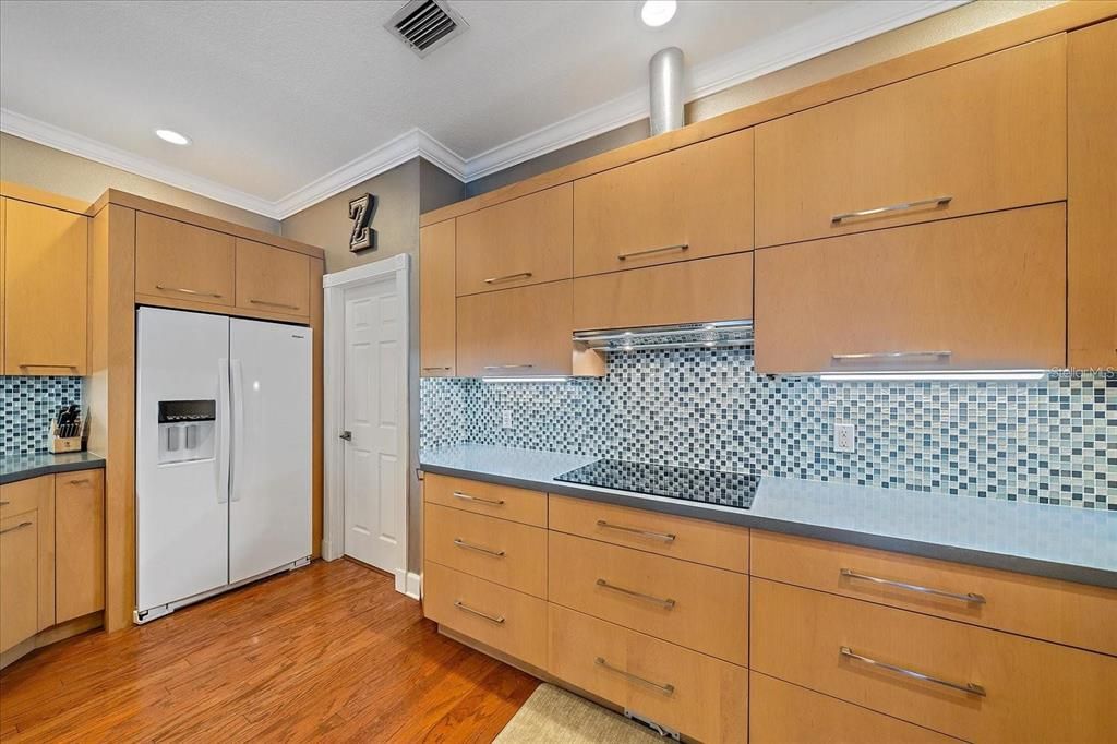 出租: $3,400 (3 贝兹, 2 浴室, 2015 平方英尺)