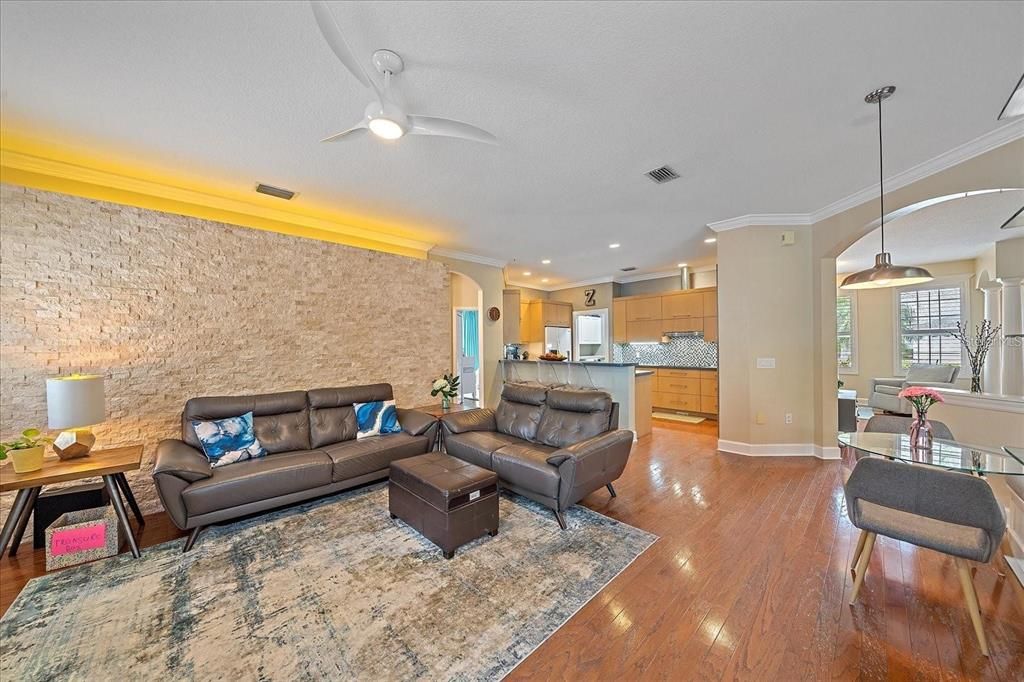 出租: $3,400 (3 贝兹, 2 浴室, 2015 平方英尺)