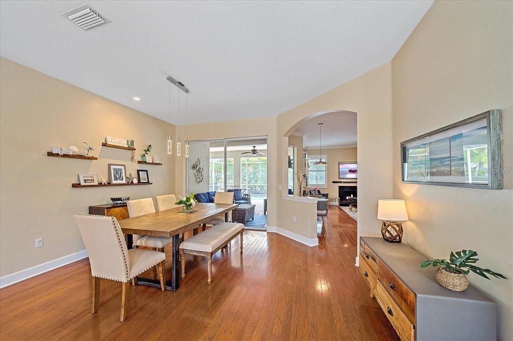 出租: $3,400 (3 贝兹, 2 浴室, 2015 平方英尺)