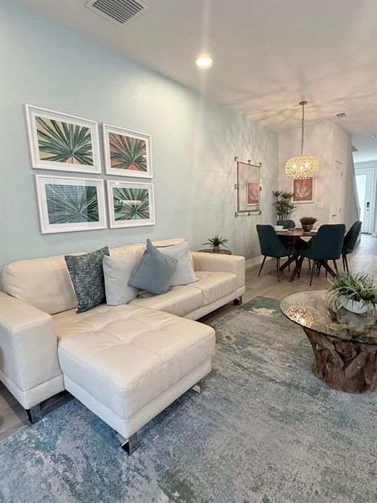 En Renta: $2,650 (4 camas, 3 baños, 1888 Pies cuadrados)