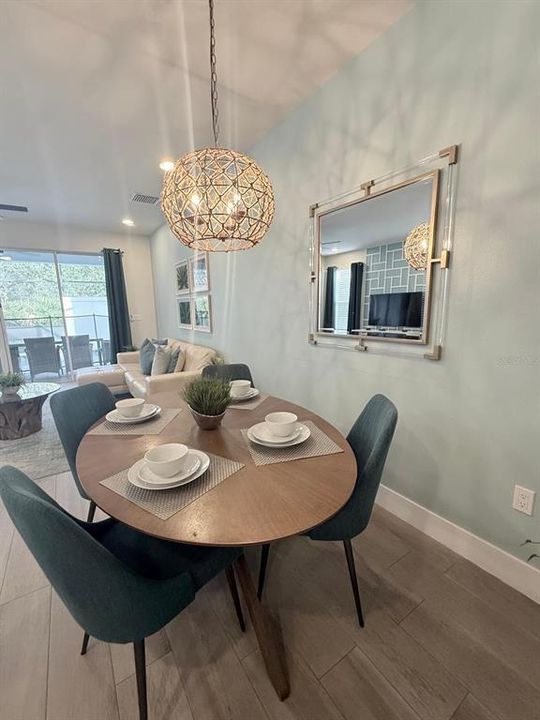 En Renta: $2,650 (4 camas, 3 baños, 1888 Pies cuadrados)