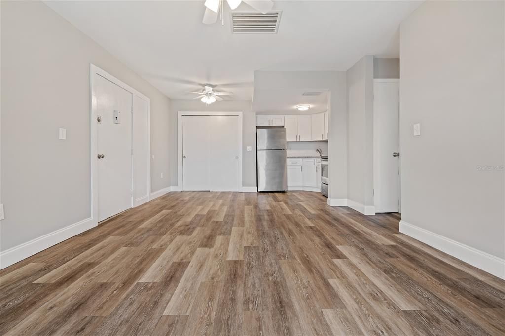 待售: $99,900 (1 贝兹, 1 浴室, 710 平方英尺)