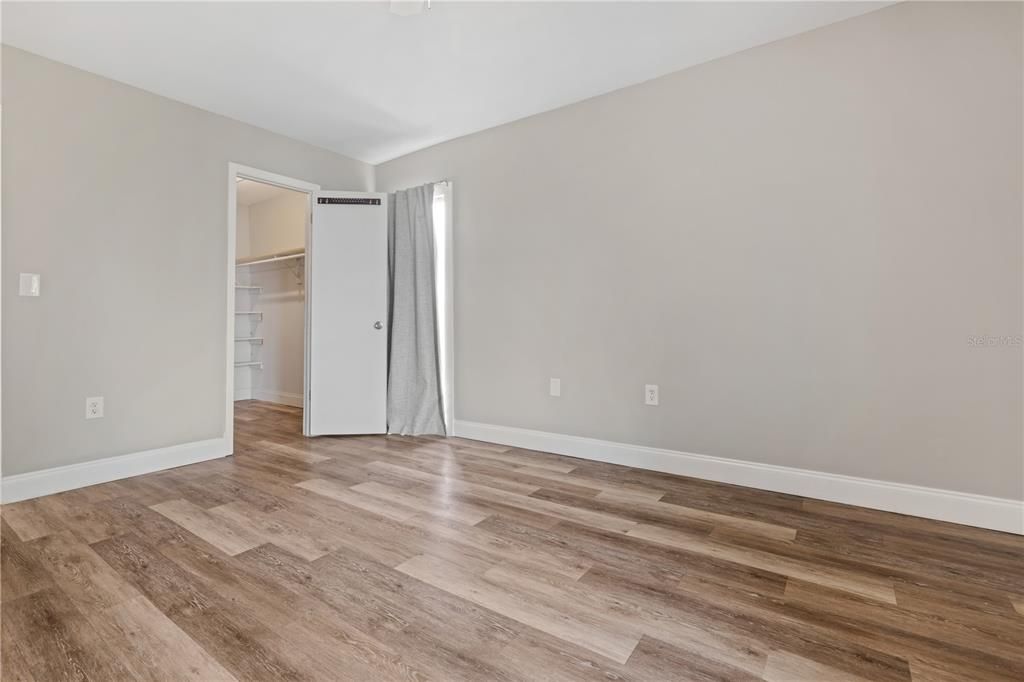 待售: $99,900 (1 贝兹, 1 浴室, 710 平方英尺)