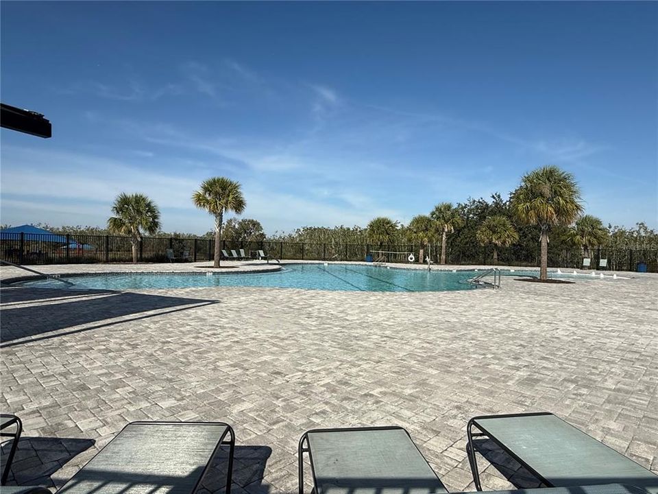 待售: $320,000 (3 贝兹, 2 浴室, 2164 平方英尺)