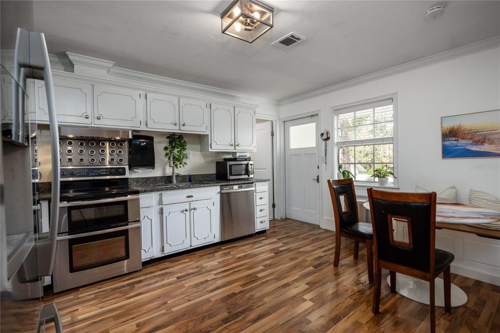 На продажу: $280,000 (3 спален, 2 ванн, 2176 Квадратных фут)