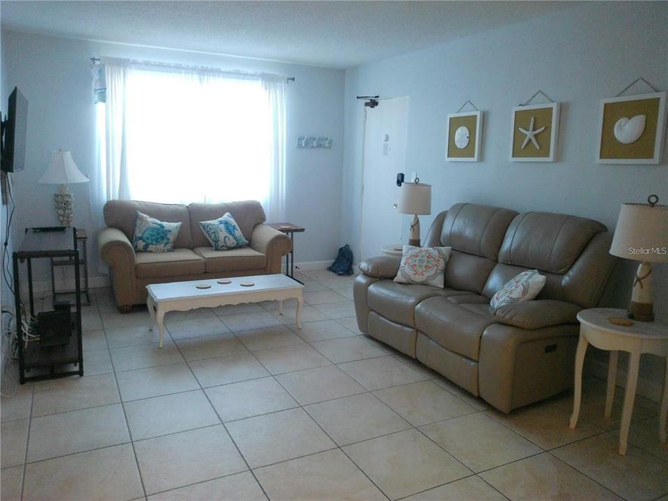 En Venta: $419,000 (2 camas, 1 baños, 780 Pies cuadrados)