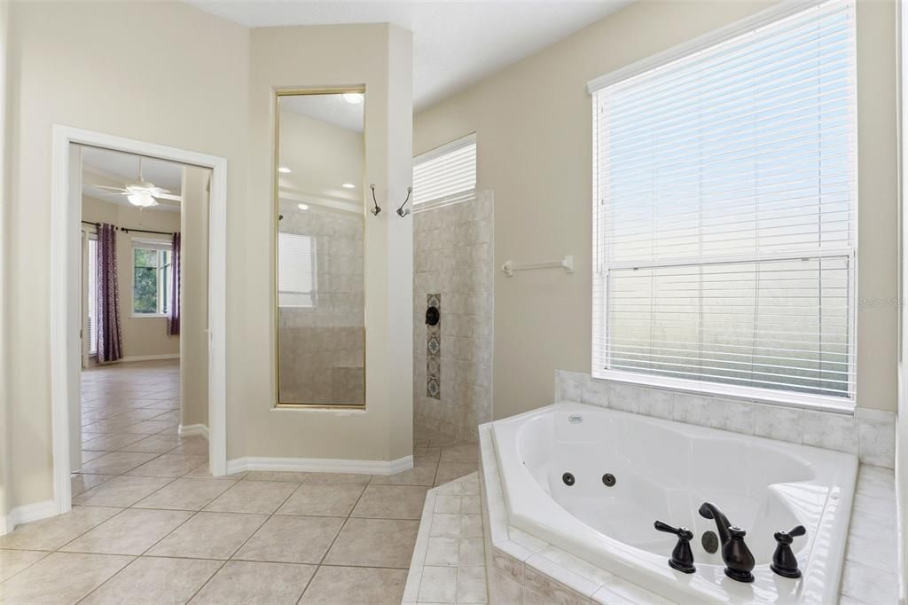 En Venta: $1,250,000 (4 camas, 5 baños, 3736 Pies cuadrados)